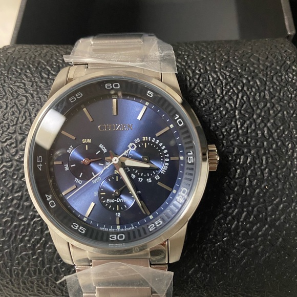 🎉HP x2 🎉 Men’s Citizen Eco-Drive Dress Watch - Picture 2 of 9